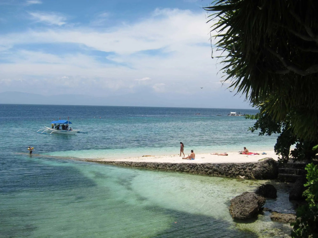 Tipolo Beach Resort