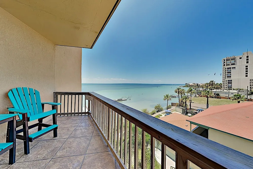 Updated Getaway W/ Pool, Hot Tub & Epic Bay Views 2 Bedroom Condo
