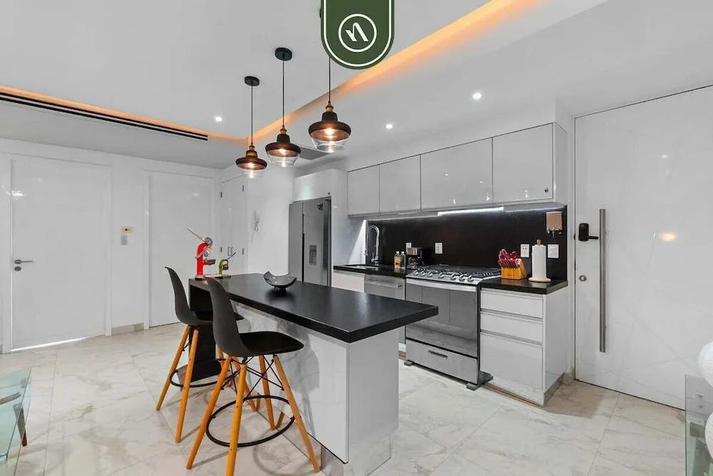 Amazing 1 BR Condo in Romantic Zone - Pool - Gym