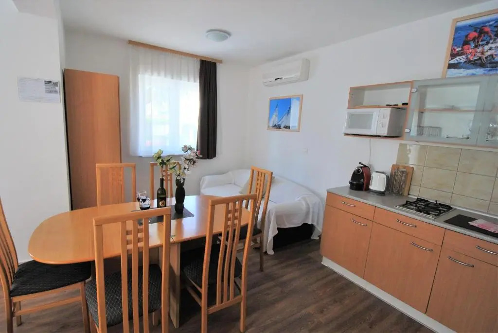 Nautica Apartments