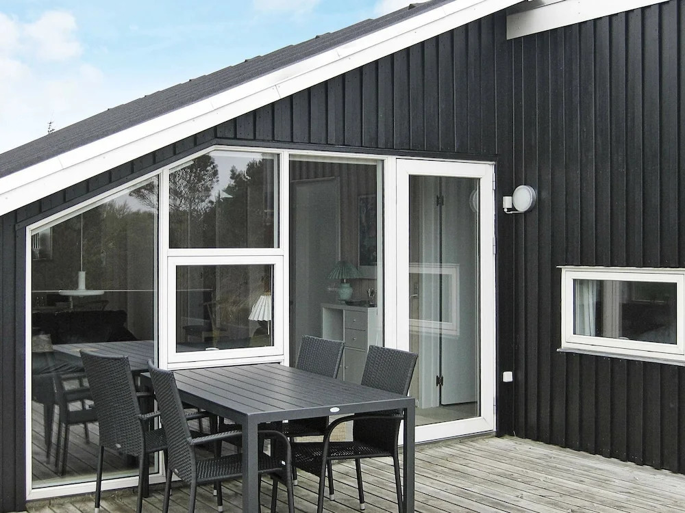 Spacious Holiday Home in Rømø Amidst Nature