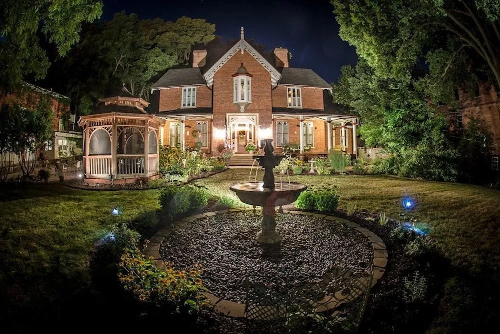The Steamboat House Bed & Breakfast