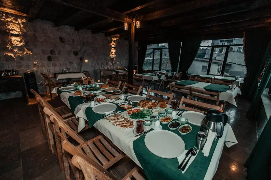 Vanessa Cave Hotel