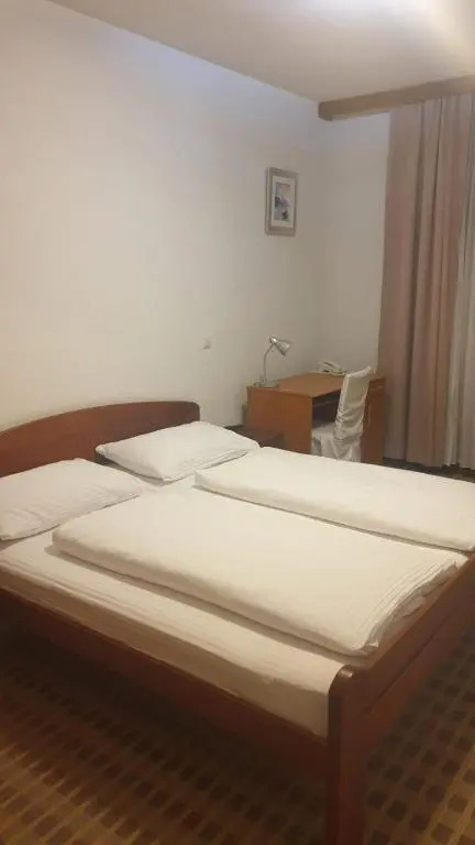 Hotel Knez