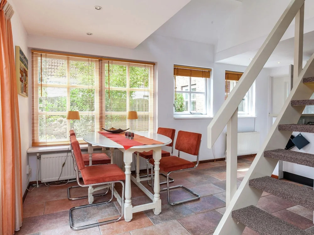 Modern Holiday Home in Noordwijkerhout with Fireplace