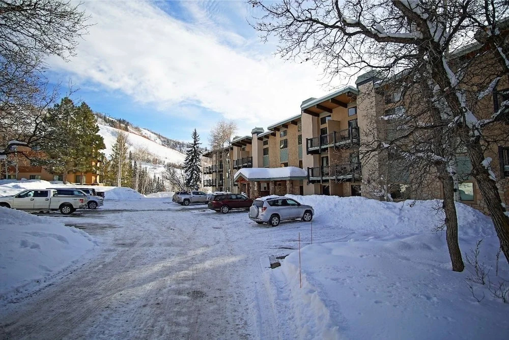 Storm Meadows Club A-320 - 2 Br Condo
