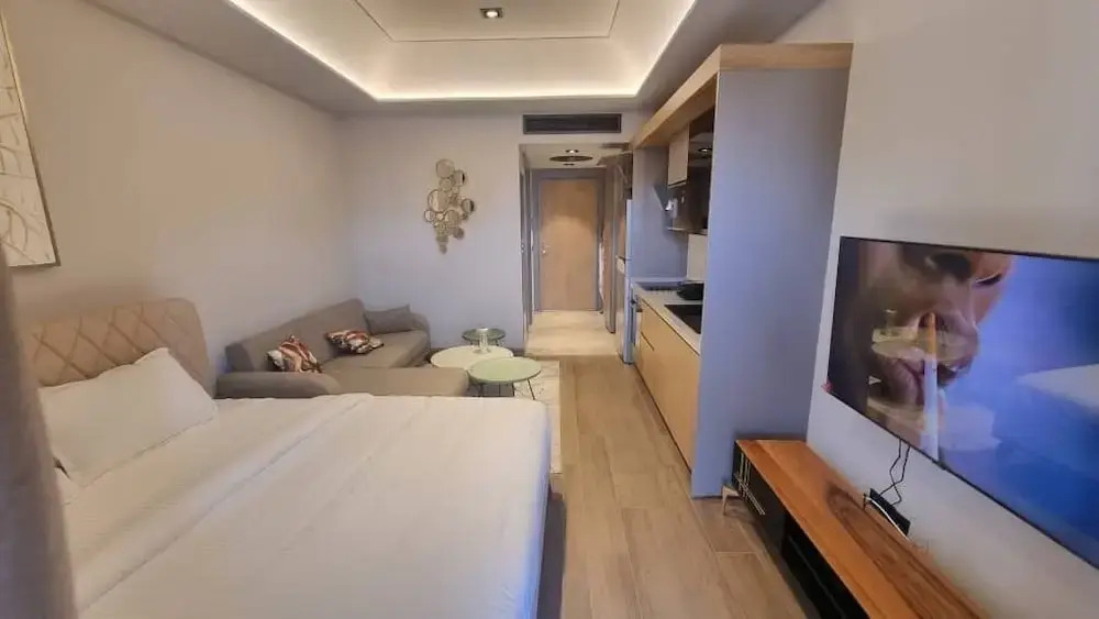 The Diamond inCity Luxury Suites by Cozy