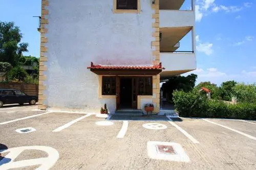 Aparthotel 3 Stars Petalidi