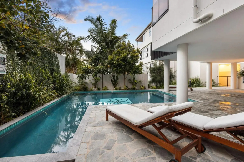Coolum First Bay 121