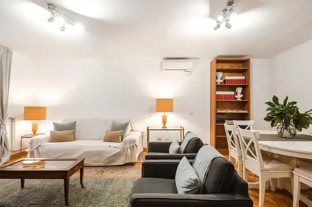 Modern Flat in Historic Rome Center