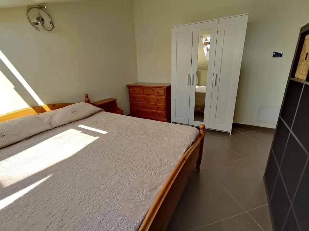 Appartamento nuovo con cucina ai piedi del Monviso