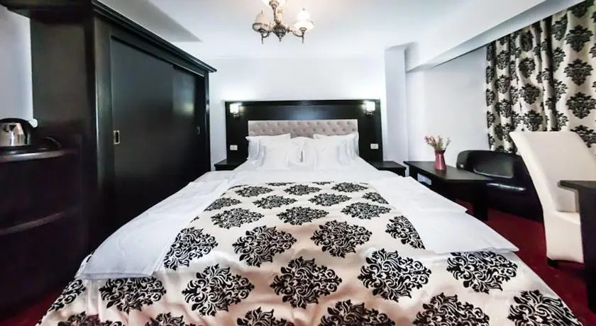 Hotel Blue Night