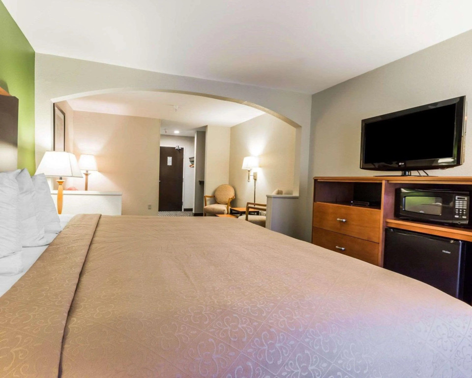 Quality Inn & Suites Birmingham - Highway 280
