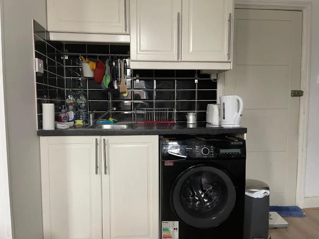 Studio Flat London Finchley Rd NW11