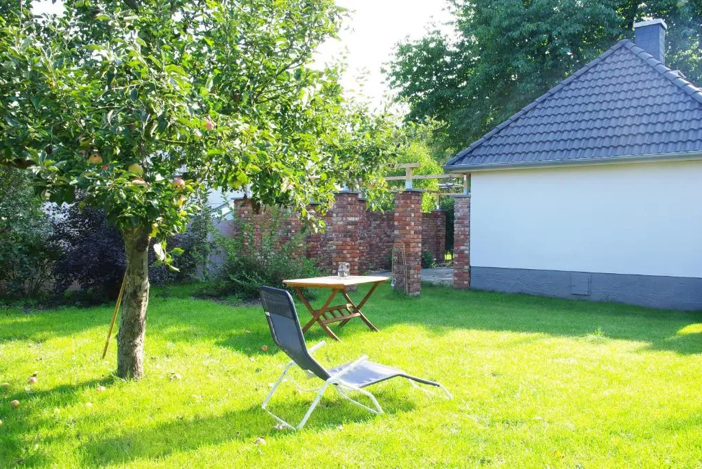 Schöne Ferienwohnung mit großem Garten und Terrasse, #3