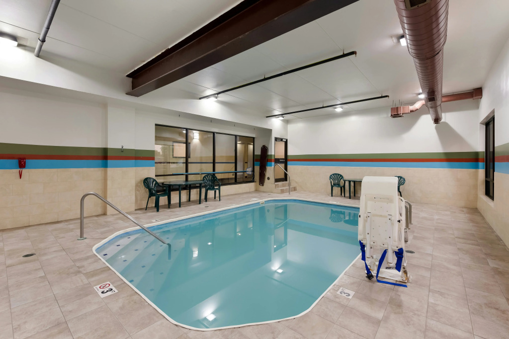 Red Roof Inn & Suites Columbus - West Broad
