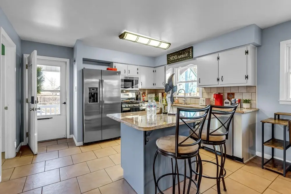 Stay Awhile Charming Greensboro House Close to Must-See Places