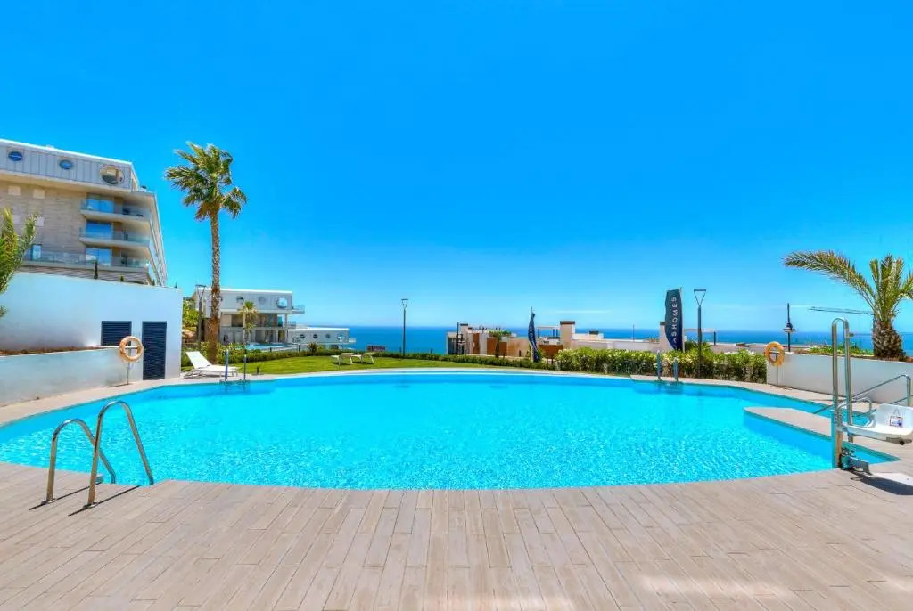 Lovely 3 bedroom apartment next to higueron area.
