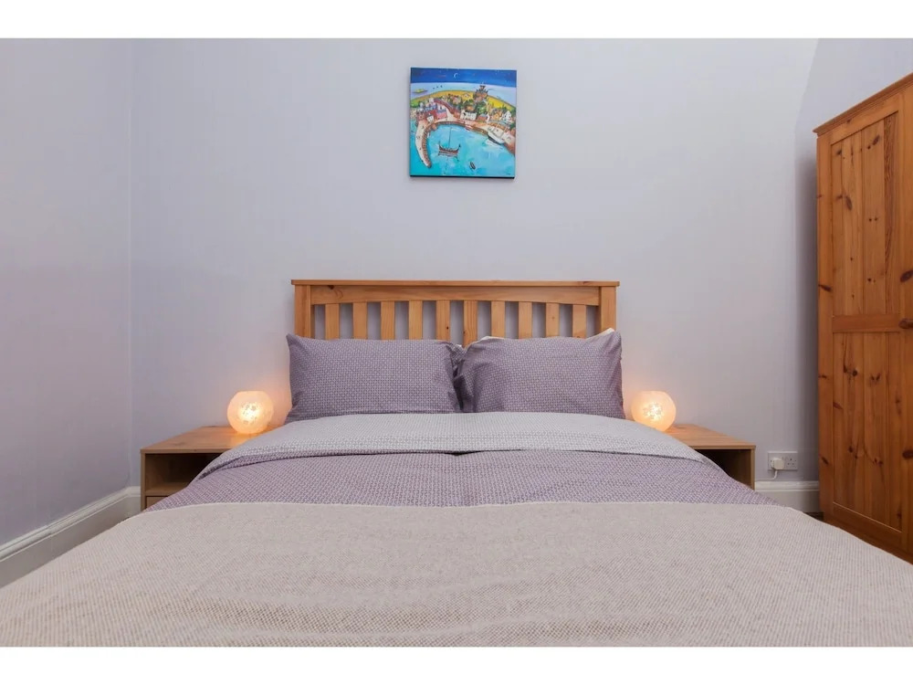 Spacious 2-br Flat for 4 in Morningside