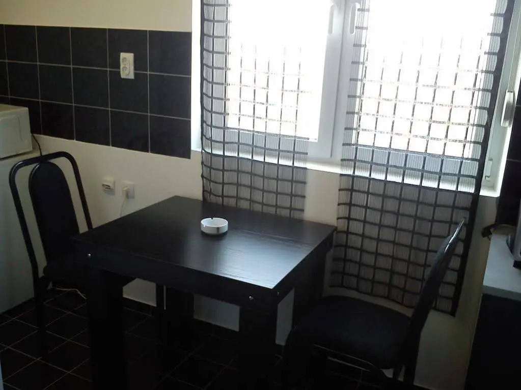 Rooms 018