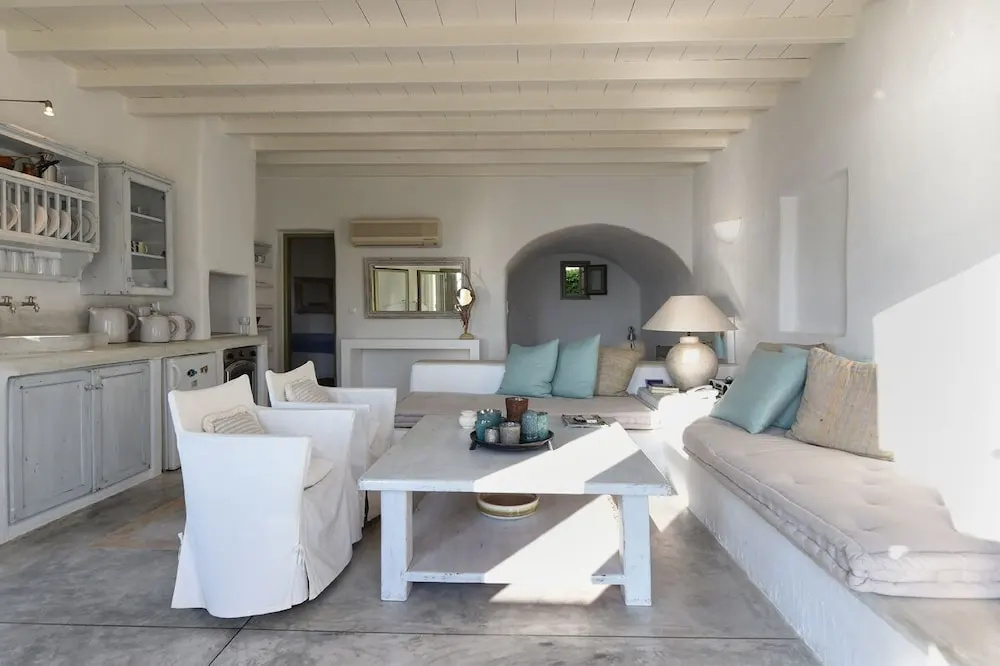 Ochre Dream, Beach front & Sunset villa Naousa