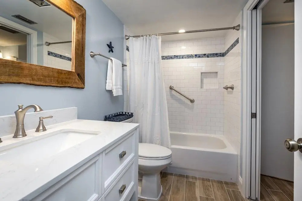 Castle Beach 105 - Two Bedroom Condo