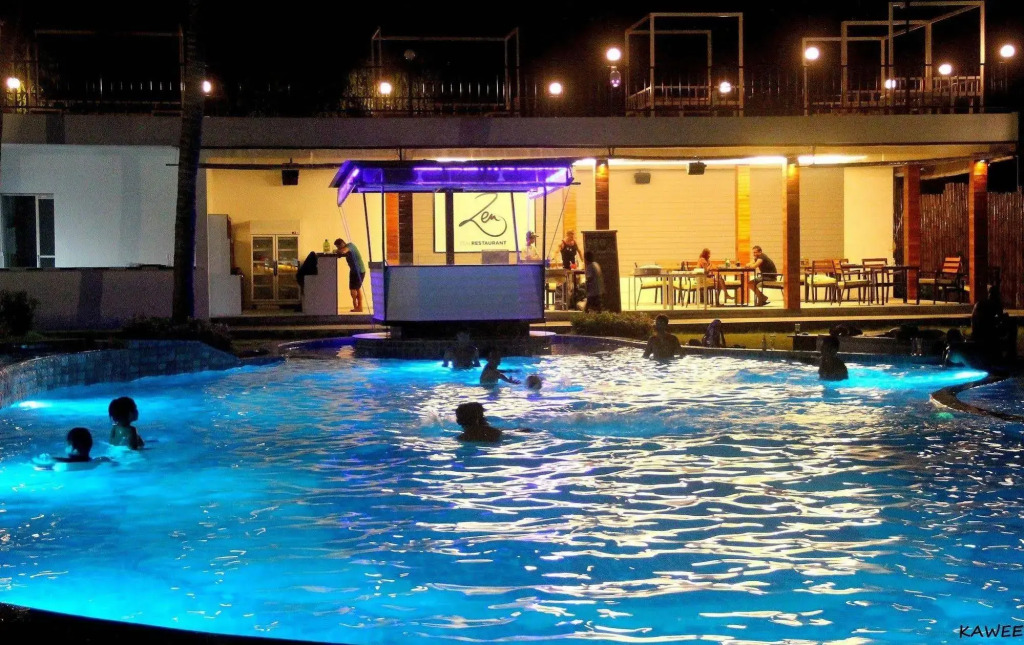 Infinity Beach Club Resort & Hostel Koh Phangan