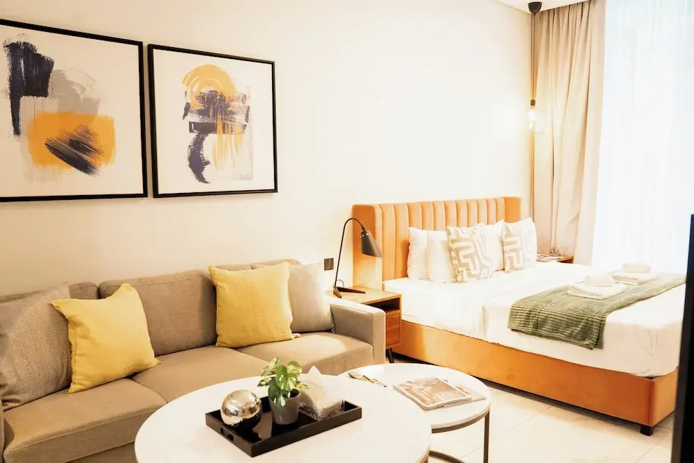 Luxury Studio Rooftop Pool & Gym Access