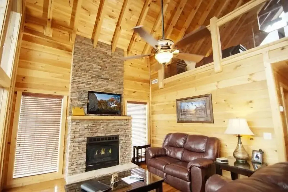 A Suite Mountain Escape 3 Bedrooms 2 Bathrooms Home