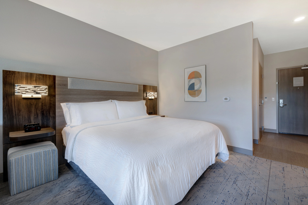 Holiday Inn Express & Suites Ontario - Chino Hills by IHG