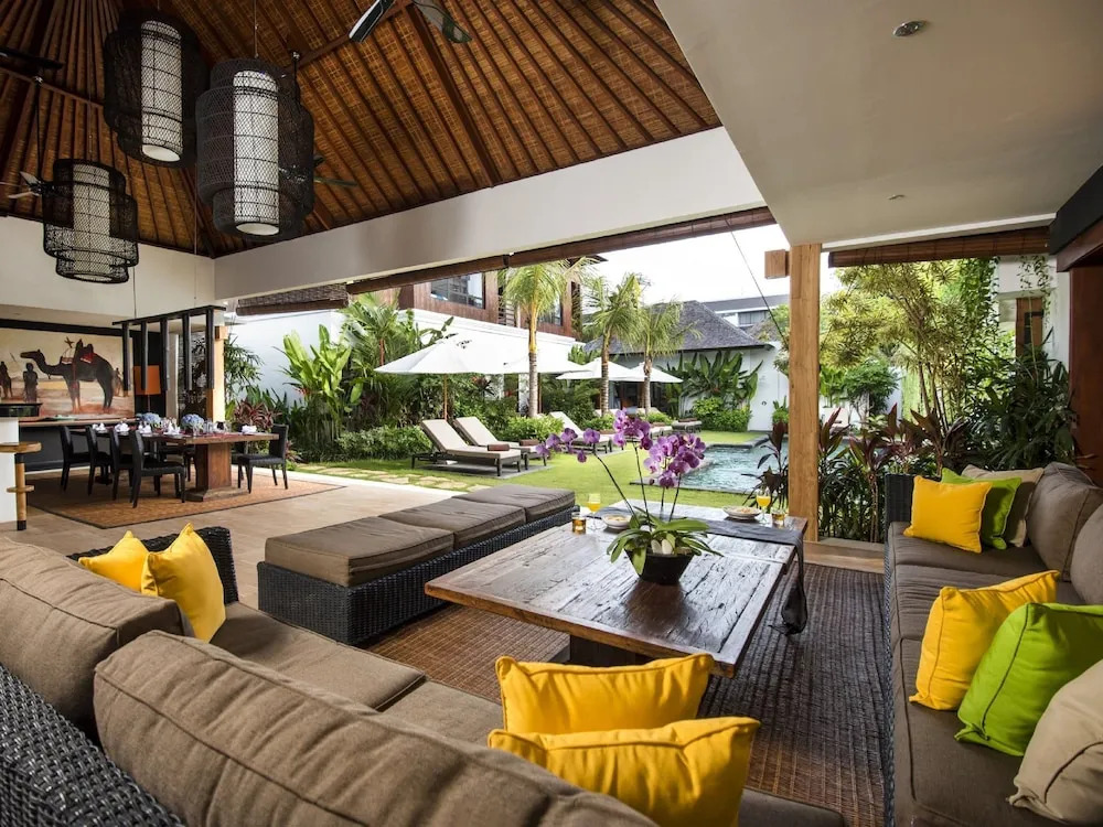Villa Anam, 10 Bedrooms Private Villa in Seminyak