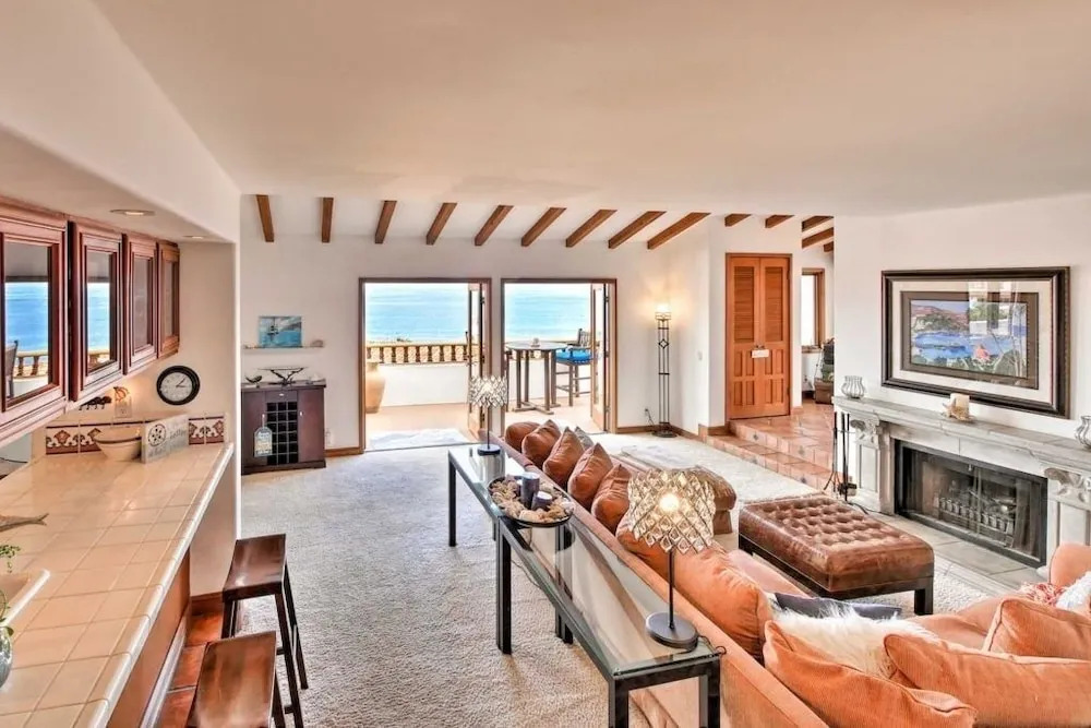 Ocean-view Hamilton Cove Oasis: Pool, Tennis & Gym 2 Bedroom Villa