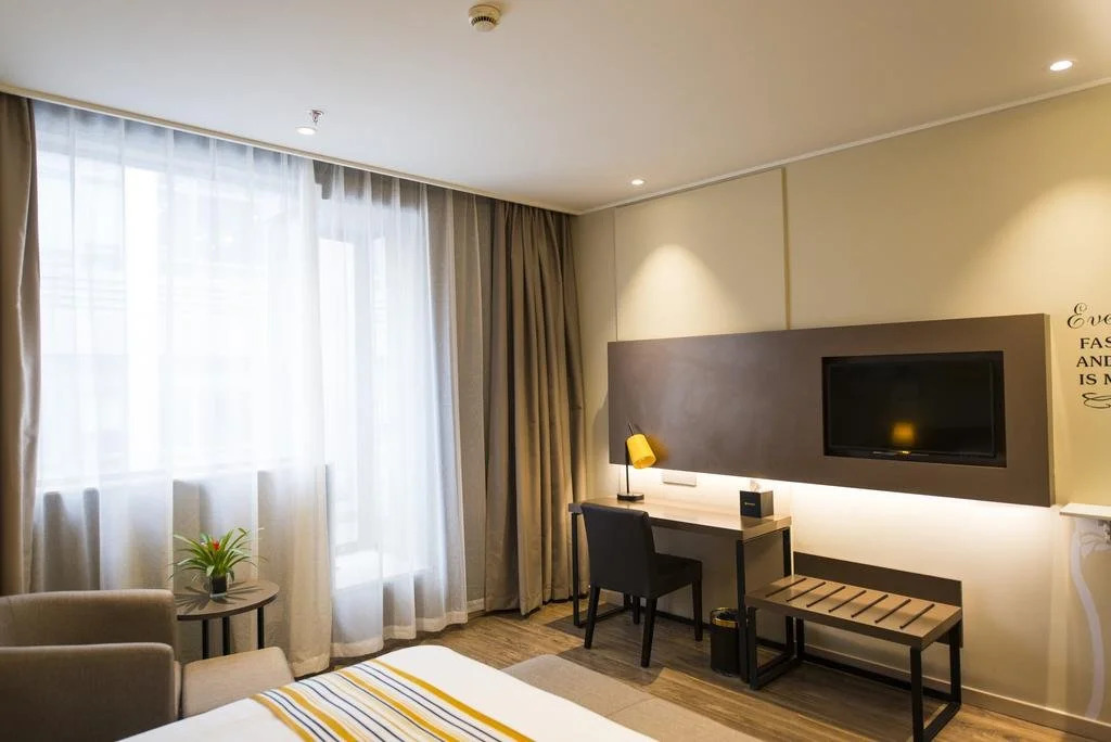 Home Inn Plus Shanghai Xintiandi Lujianbang Road Subway Station
