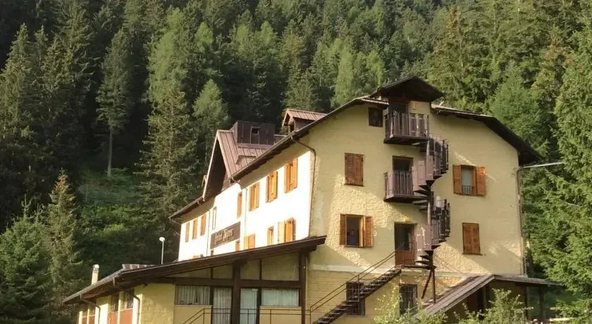 Hotel Alpen