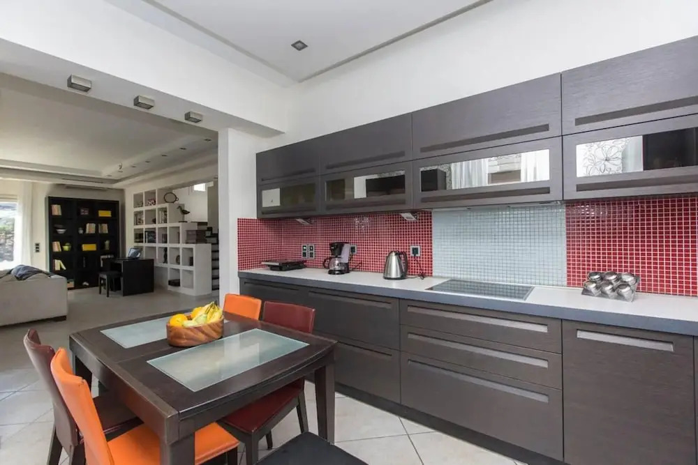 Beautiful 4-bed House With Private Pool in Naxos