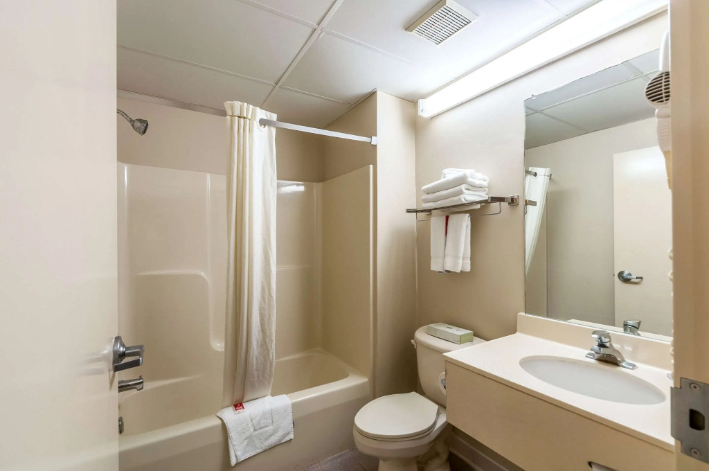 Econo Lodge Inn & Suites Middletown - Winchester South