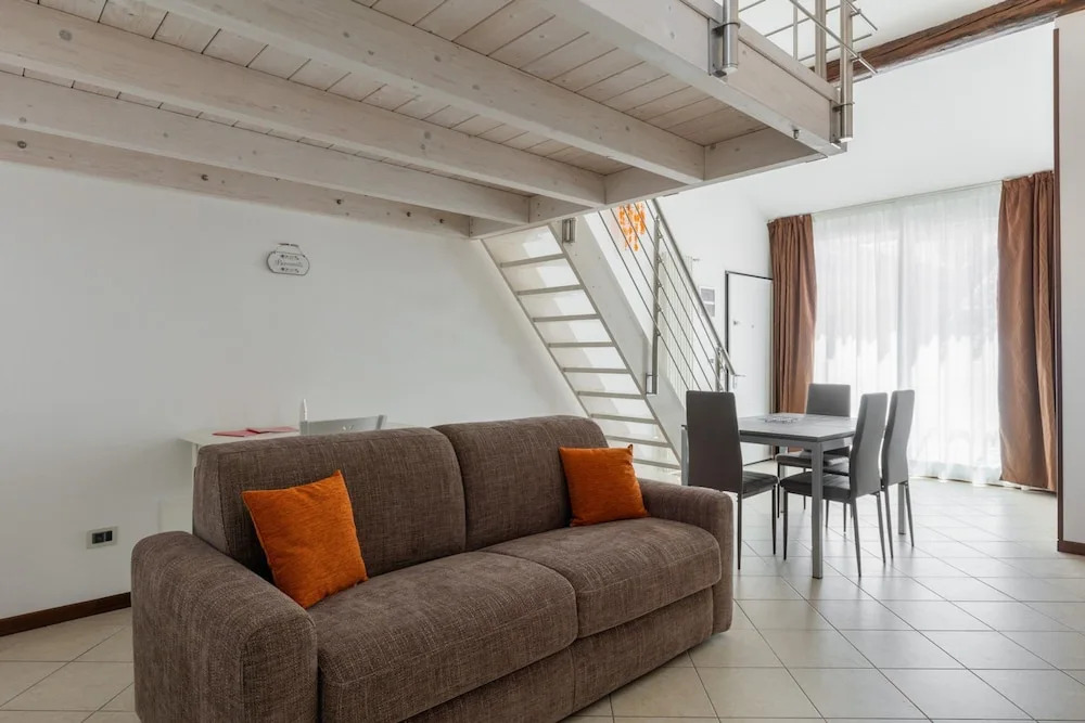 Cozy Mezzanine Apartment by Wonderful Italy