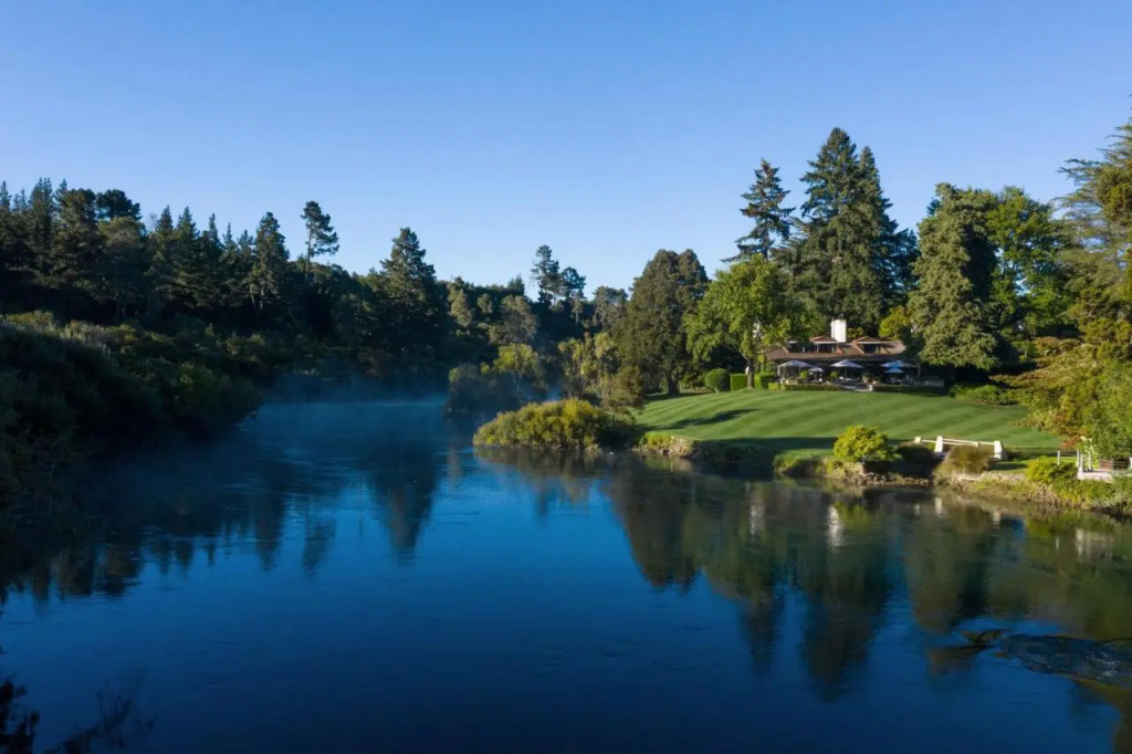 Huka Lodge, Beckons