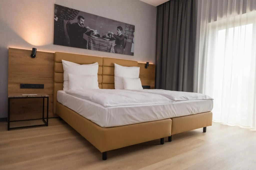 mk hotel tirana