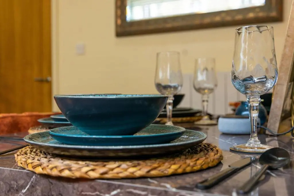 Luxury City Centre Getaway - Prime Location Sleeps 7!