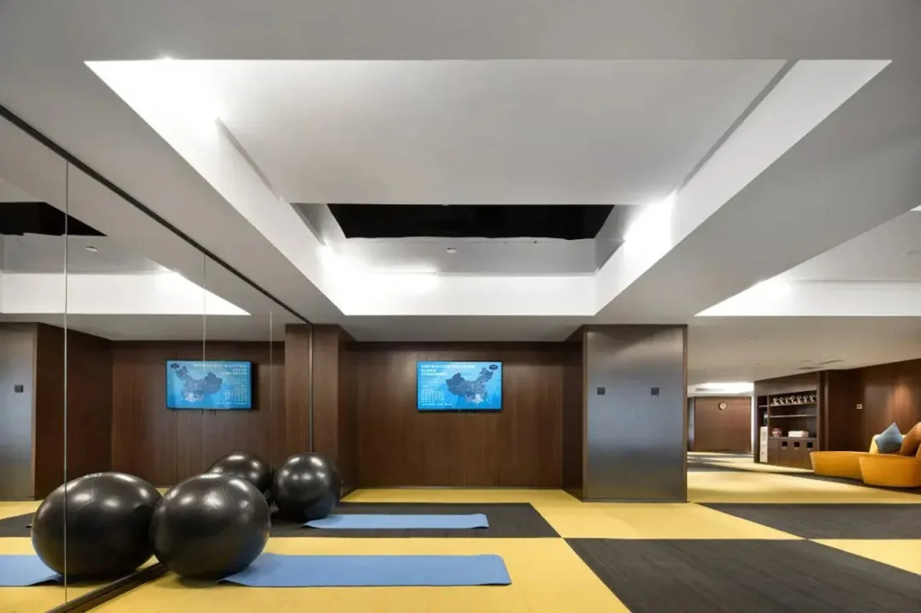 Hampton by Hilton zhumadian sports center