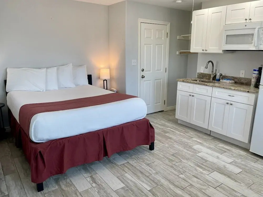 Beachgate Condo Suites And Hotel 217+219 2 Bedroom Condo