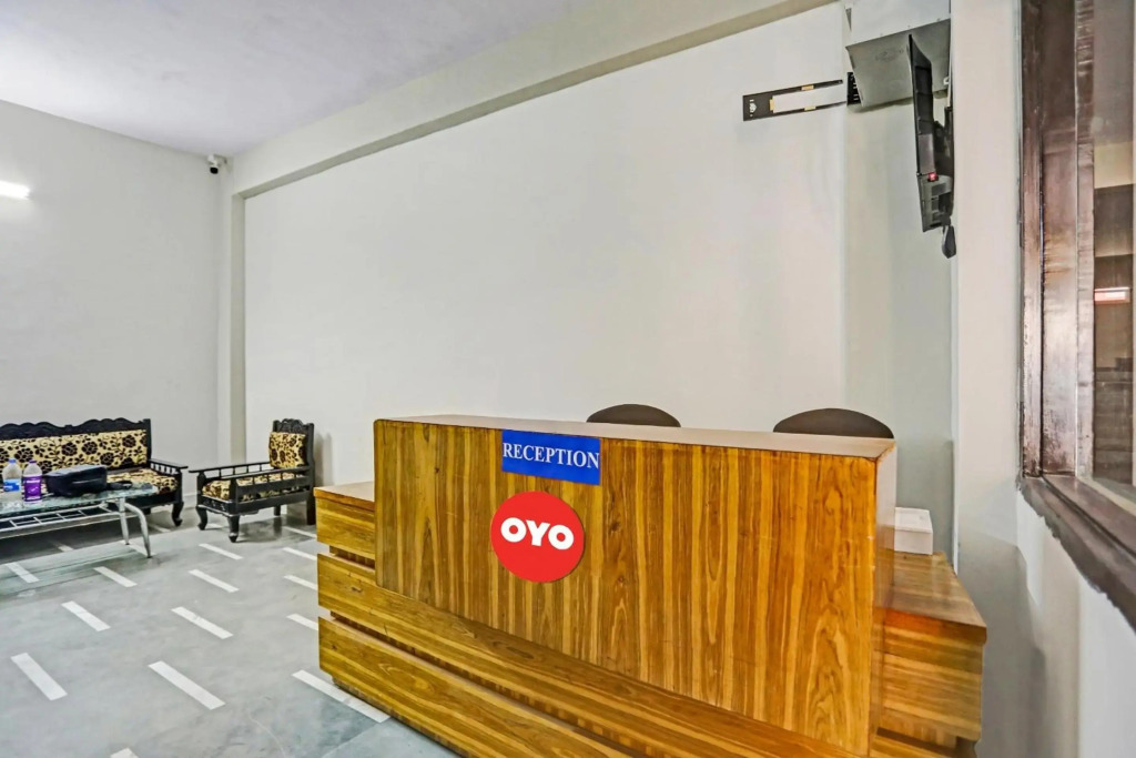 OYO Flagship 80629 Royal Tree