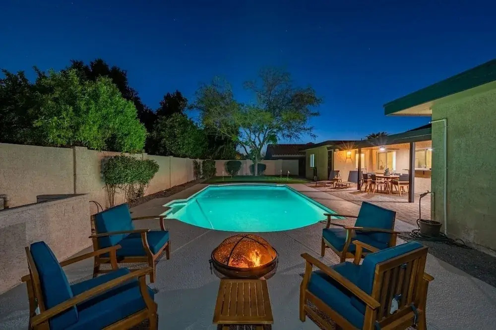 Entertainers Dream! 4 Bdrm / HTD Pool/ Games!