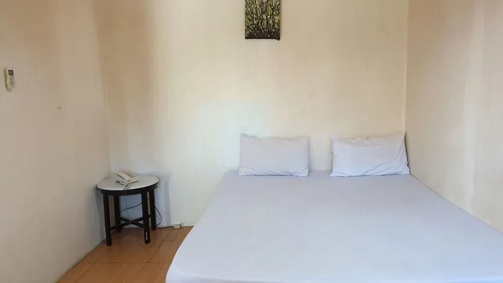 Oyo Flagship 2472 Makassar Cottage