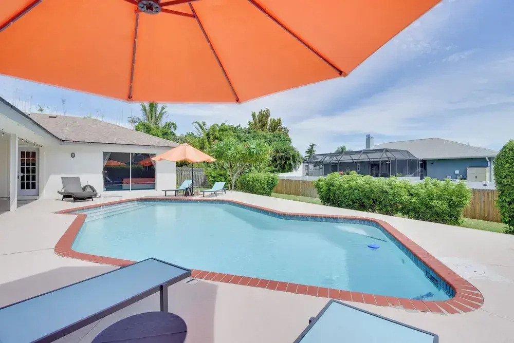 3 Mi to Dtwn Bradenton: Family Home w/ Pool!