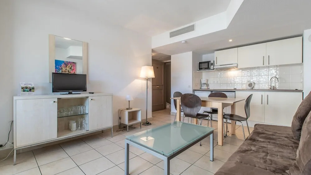 Spacious French Riviera Stay for 6