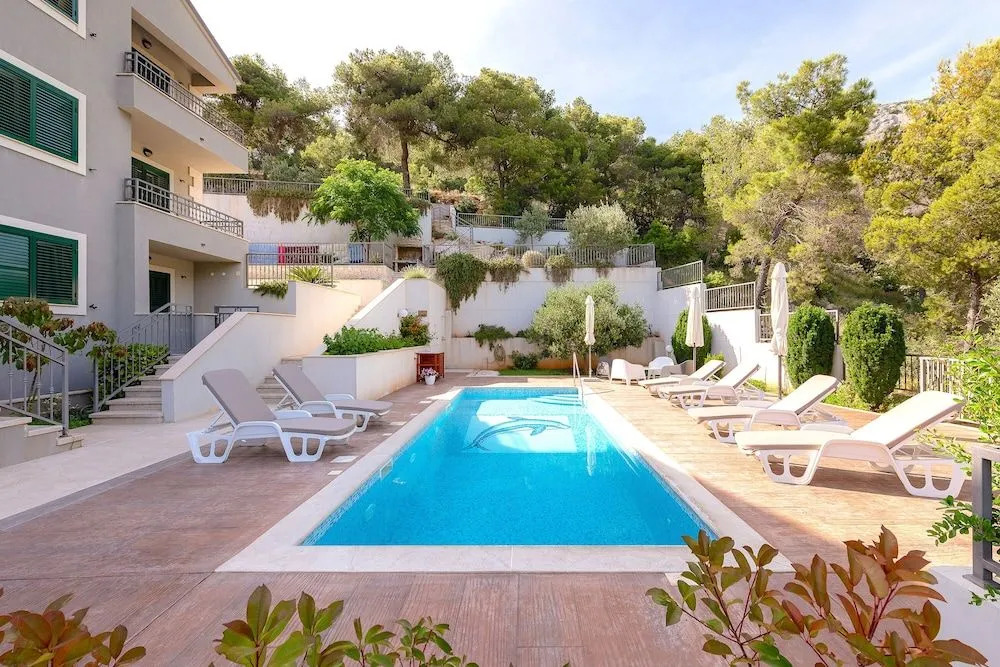 Luxurious Apartments Maslina with Beach