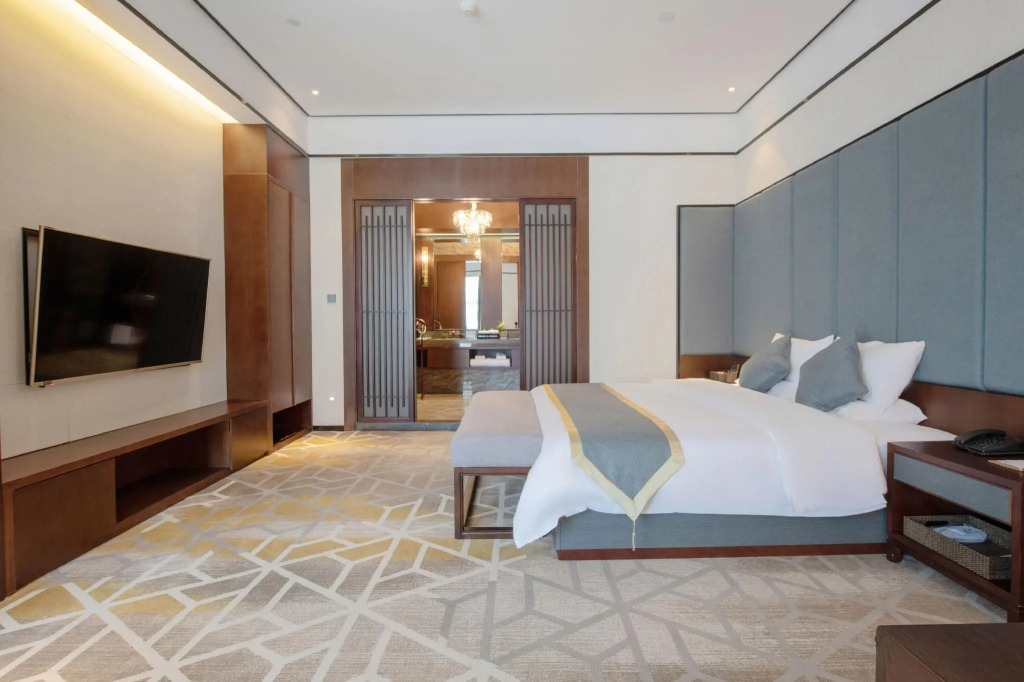 Shatou Hairun Hotel