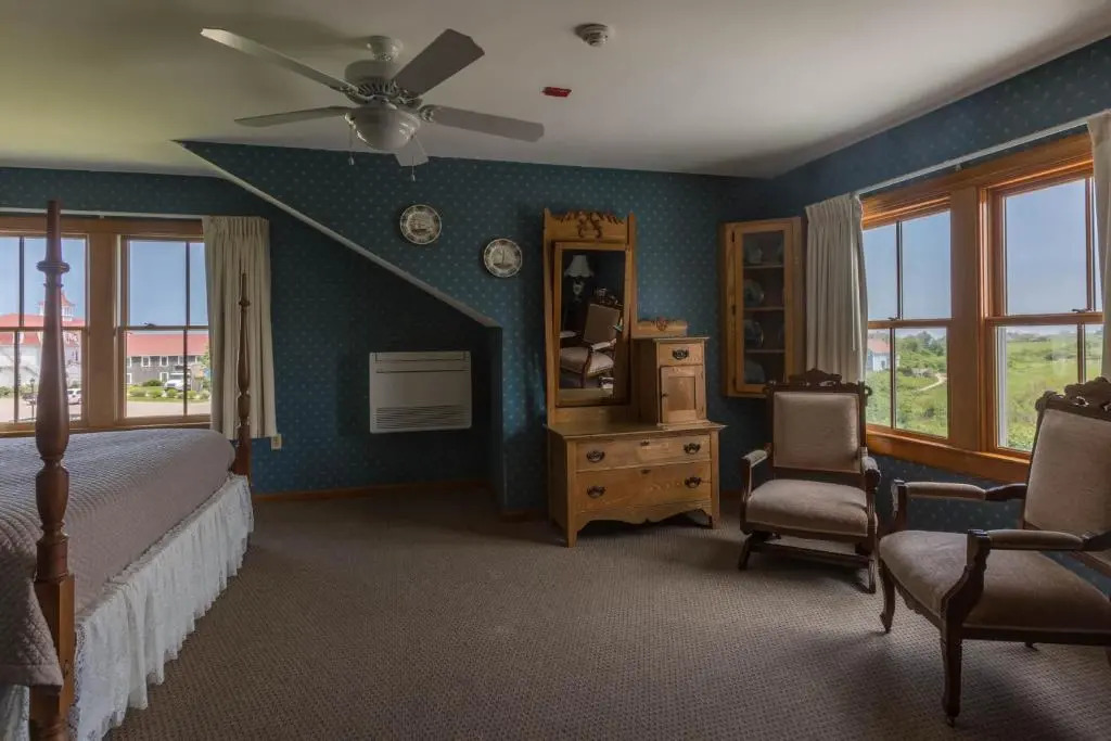 Rose Farm Inn